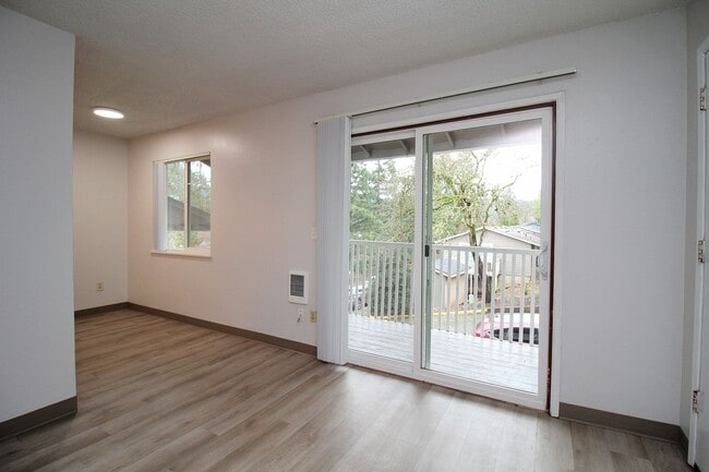 5704 SW Beaverton Hillsdale Hwy unit 1, Portland, OR 97221 - photo 6