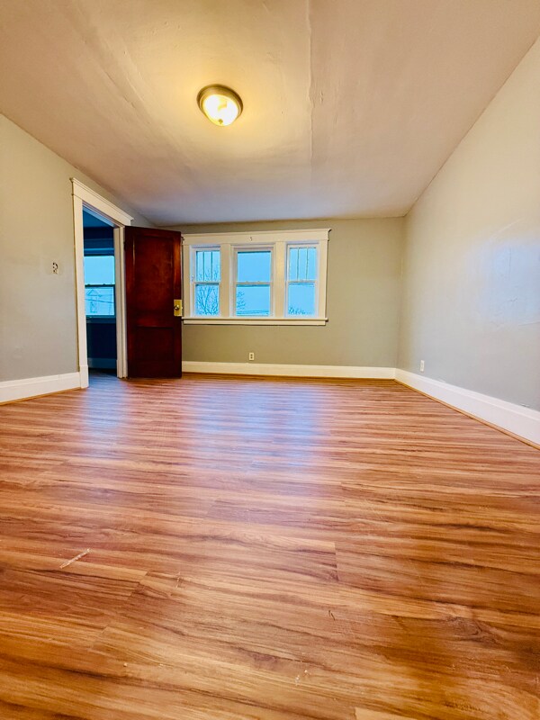 88 Schutrum St unit 2 Upper, Buffalo, NY 14212 - photo 2