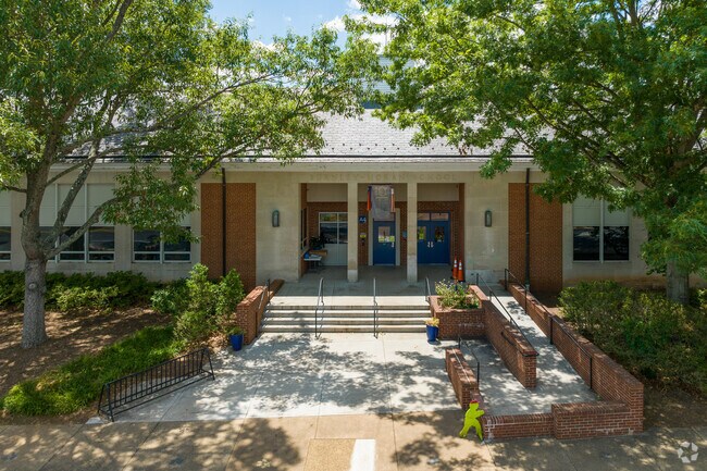 Burnley-Moran Elementary is an above average school in Charlottesville, Virginia.
