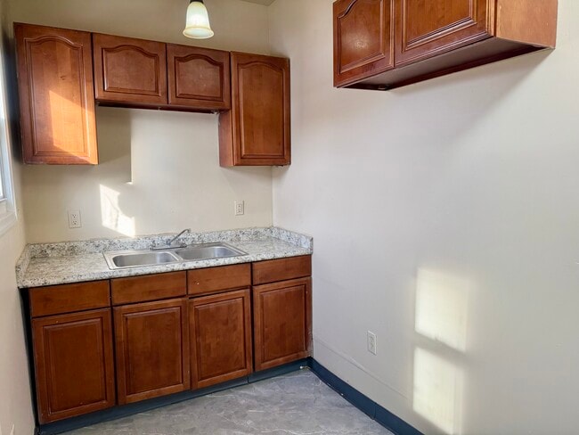 641 Garfield Ave SW, Canton, OH 44706 - photo 5