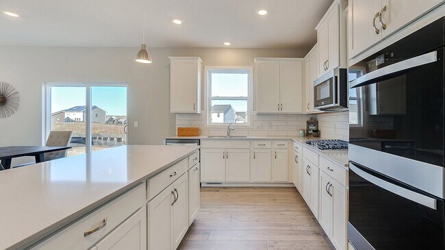 1741 Oak Creek Pass, Chaska, MN 55318 - photo 6