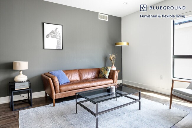 409 N Hayworth Ave unit FL2-ID140, Los Angeles, CA 90048 - photo 3