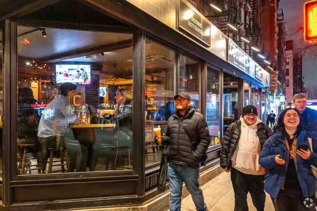 Cooper's Craft & Cocktails is a gastropub in the East Village with Irish roots.