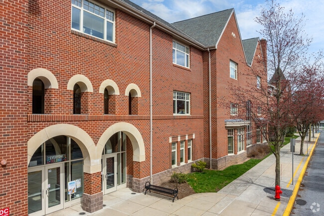 Lititz Elementary School is part of the Warwick school district.