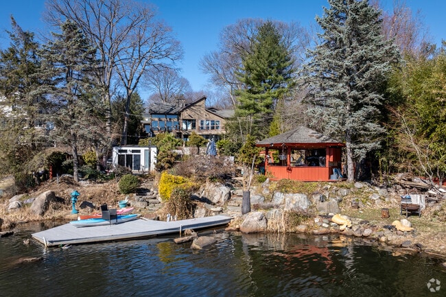 During the 1950s, people began to make the White Meadow Lake community their permanent home, resulting in the construction of larger houses and the creation of a robust community association.