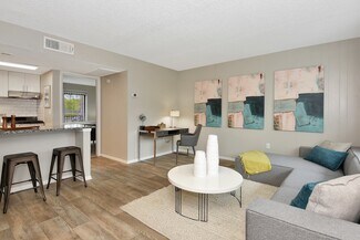 1250 Woodcrest Dr, Daytona Beach, FL 32114