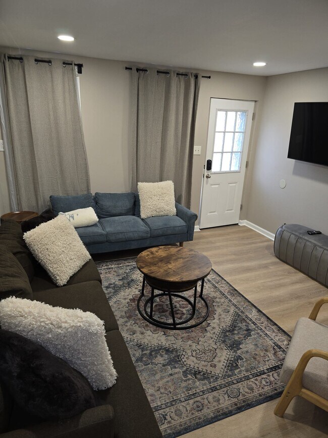 95 Vesey St, Newark, NJ 07105