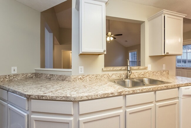 865 Chatham Park Dr SW, Lawrenceville, GA 30046 - photo 7