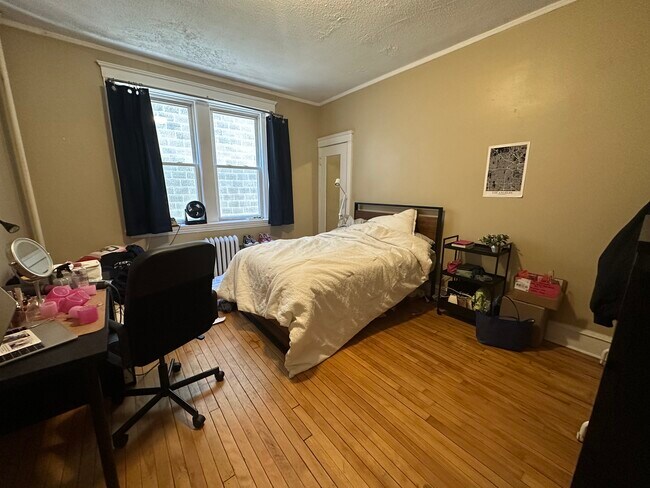 330 Saint Paul St unit 4, Brookline, MA 02446 - photo 2