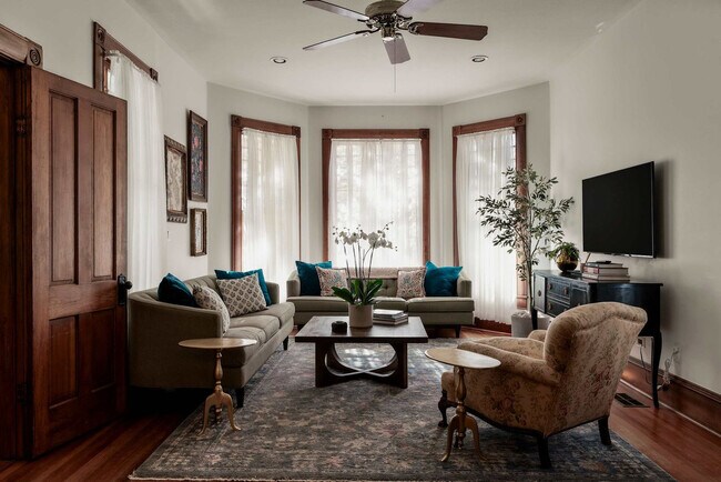 1116 W 10th St unit ID1292407P, Austin, TX 78703 - photo 2