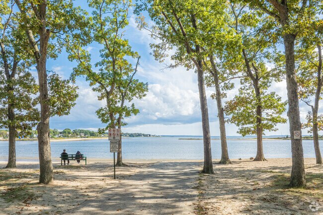 Buttonwoods Beach is one of a handful of beaches north of Narragansett in Rhode Island.
