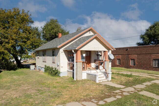Bungalows in Russell date to the early 1900s and remain popular.