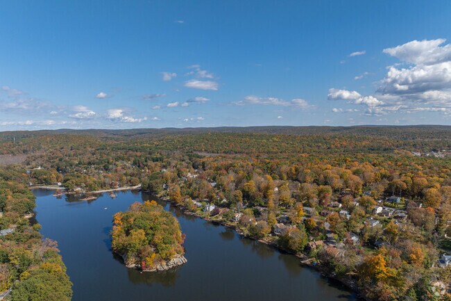 Residents of Hardyston can live along the various lake fronts around town.