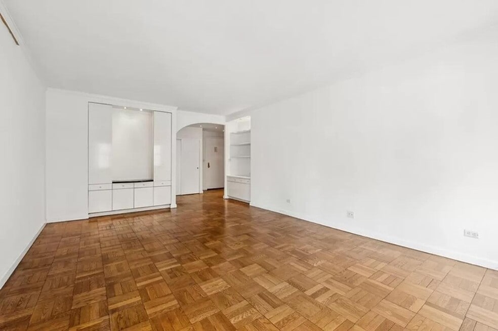 130 E 63rd St unit 7-D, New York, NY 10065 - photo 1