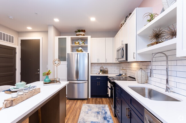 1BR, 1BA - 763sf A1B- Kitchen