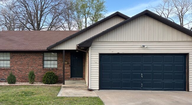1521 W 17th St, Joplin, MO 64804 - photo 5