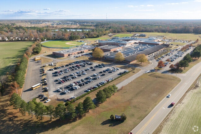 Smithfield High School, serving Rushmere students, earns a B grade on Niche.