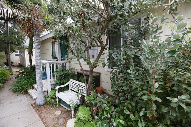 319 W Anapamu St, Santa Barbara, CA 93101 - photo 4