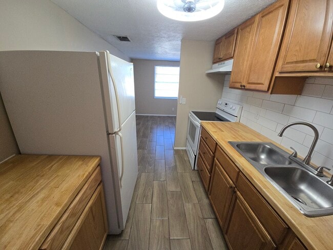 810 6th St SE, Fort Meade, FL 33841 - photo 5