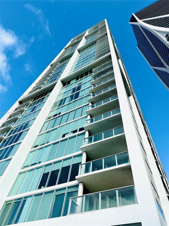 Ten Museum Park Condominiums unit 4106, Miami, FL 33132 - photo 2