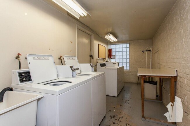 1100 W George St unit 205, Chicago, IL 60657 - photo 7