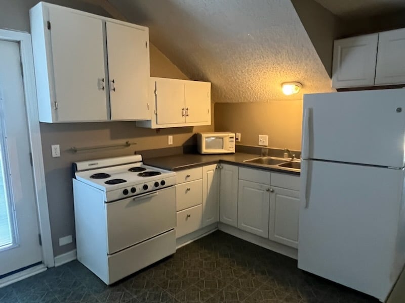 318 S Bailey St unit B, Romeo, MI 48065 - photo 1