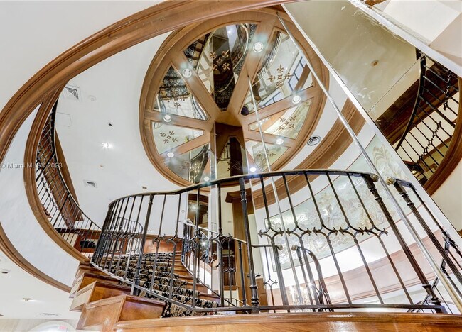 Maison Grande unit 7, Miami Beach, FL 33140 - photo 4