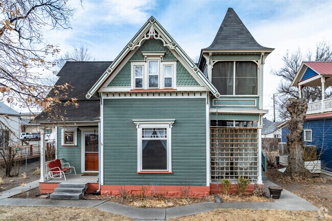 Delta’s median home price of $359,000 is 12% below the national average, making it more affordable than Montrose or Grand Junction. From 20th-century cottages to custom homes on large lots, Delta offers spacious living with abundant agricultural land and a charming Western feel.