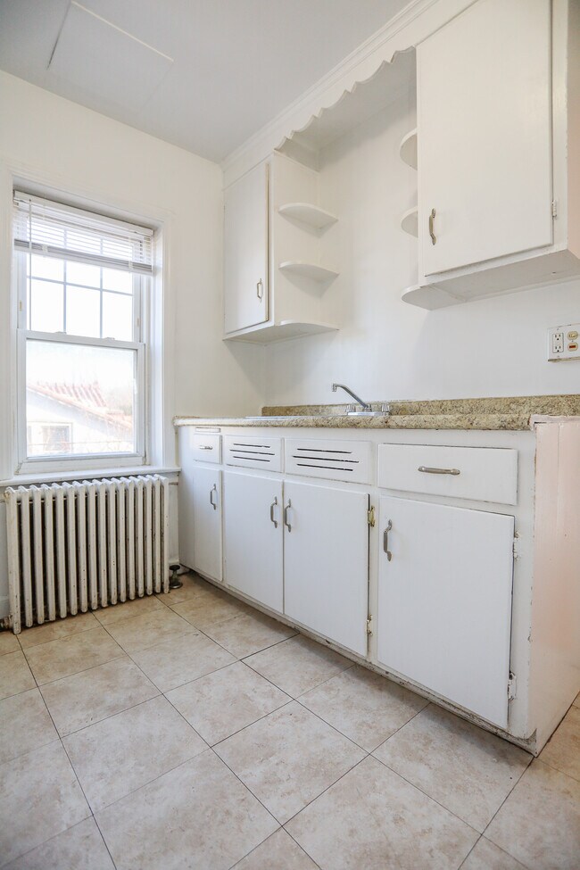 1211 Harvard Terrace unit 2, Evanston, IL 60202 - photo 2