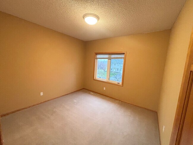 15014 Valley View Place, Savage, MN 55378 - photo 6