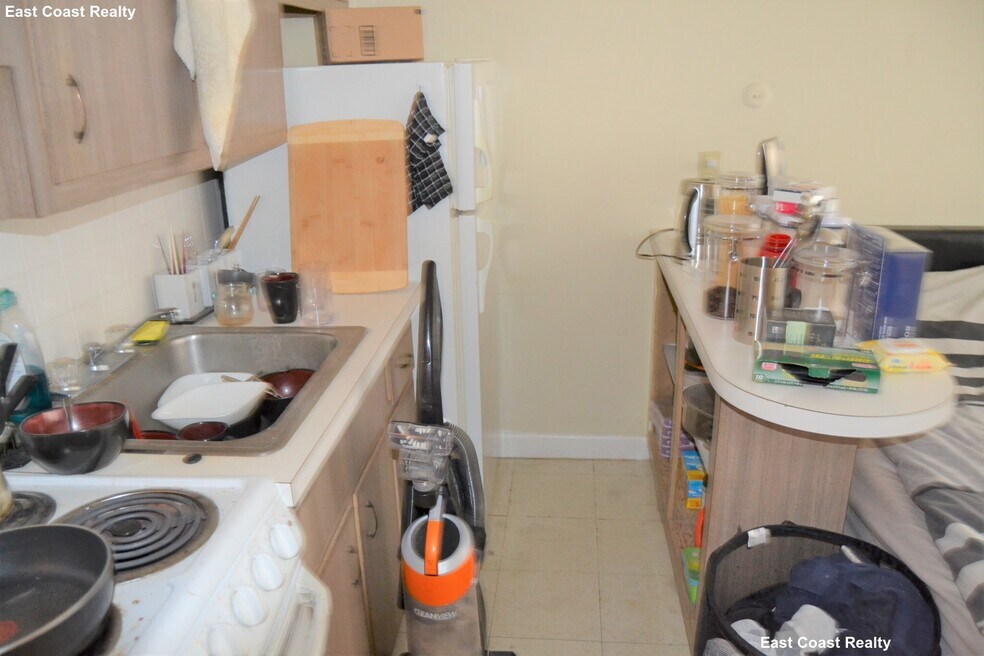 1120 Commonwealth Ave unit 6, Boston, MA 02134 - photo 1