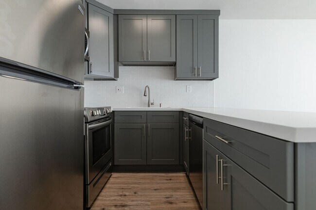 1 & 2 Bedroom Apartment in KoreaTown, Los Angeles with Balcony, Los Angeles, CA 90020 - photo 6