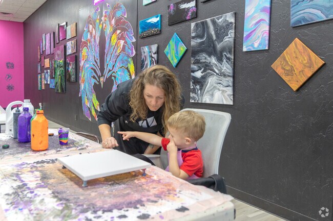 Take the little ones to Hawaii Fluid Art in Chatenay Square.