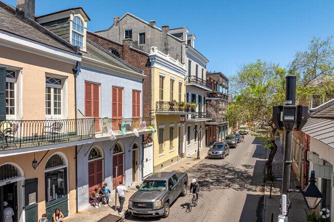 The French Quarter has very narrow streets.