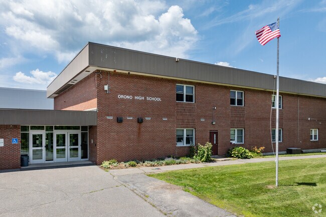 Orono High School receives an overall score of A-minus on Niche.