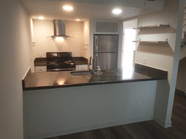 8802 Ilona Ln, Houston, TX 77025 - photo 2