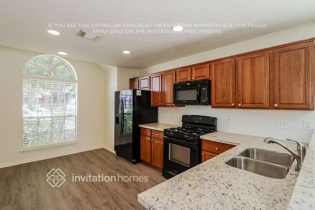 2722 Safe Harbor Cir, Friendswood, TX 77546 - photo 7