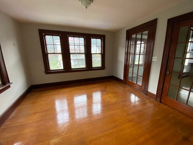 13 Clark Street - 1st Floor unit 2nd Floor, Ansonia, CT 06401 - photo 3