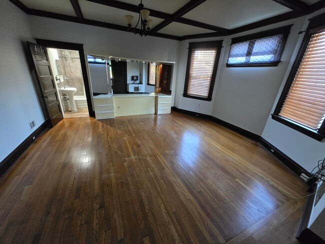 2325 Reading Rd unit Apartment 1, Cincinnati, OH 45202 - photo 5