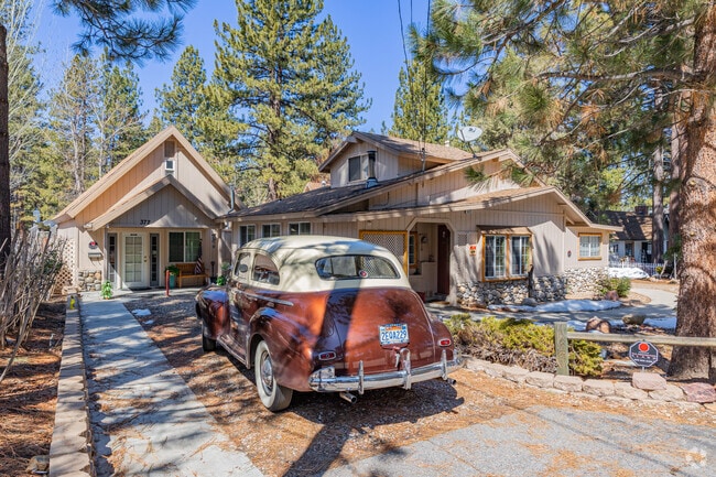 Homes closer to town in Big Bear Lake maintain a charming mid-century aesthetic.