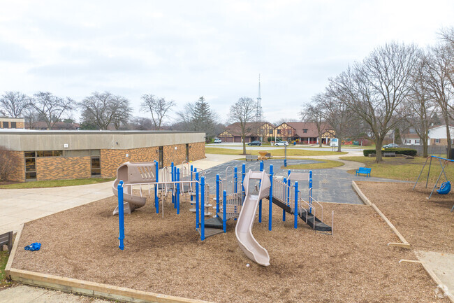 Your kids will enjoy learning in the inspring atmosphere of Briar Glen Elementary School.