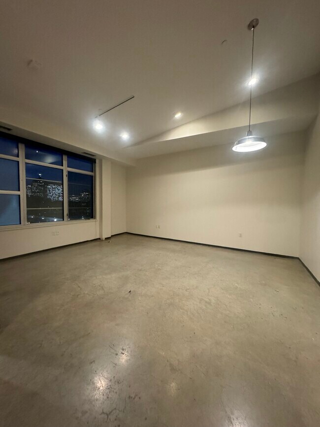 160 E Berkeley St unit 308, Boston, MA 02118 - photo 4