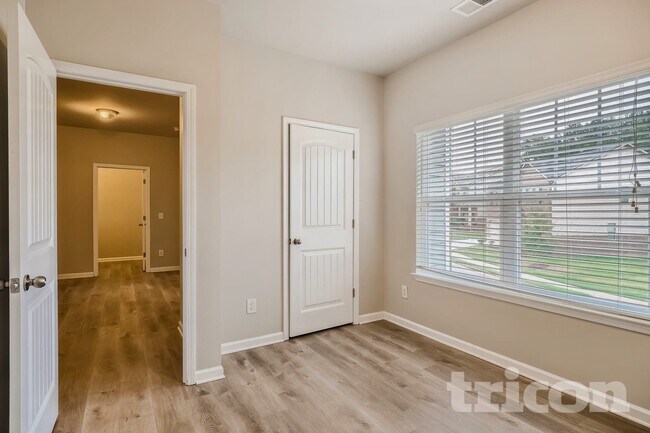 451 Fredrick Dr, McDonough, GA 30253 - photo 2