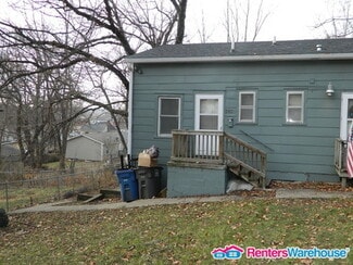 2826 Oxford St, Des Moines, IA 50313