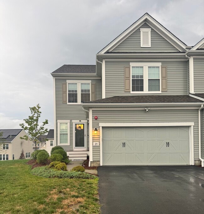 29 Aspen Way, Hopkinton, MA 01748