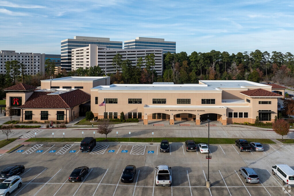 The student to teacher ratio at The Woodlands Methodist School is 7:1