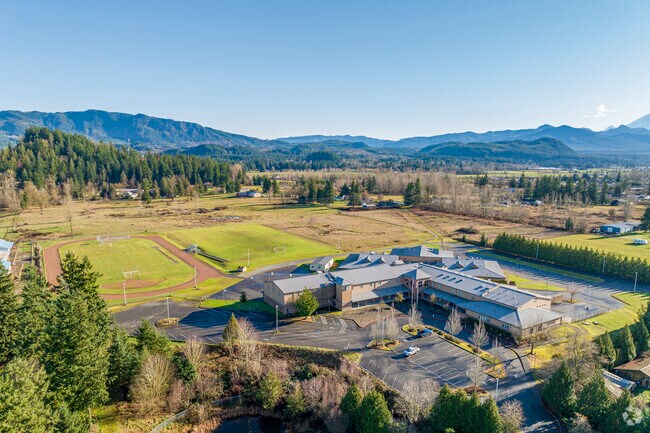 Thunder Mountain Middle School has a B rating on Niche.com