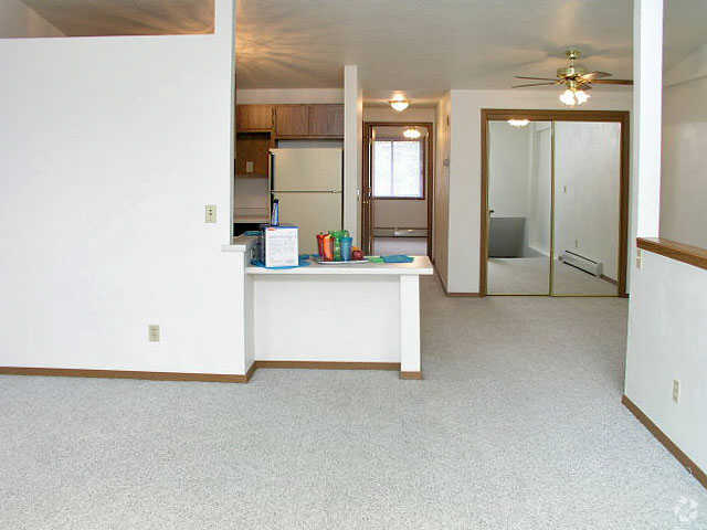 East Point Village, Green Bay, WI 54302 - photo 7