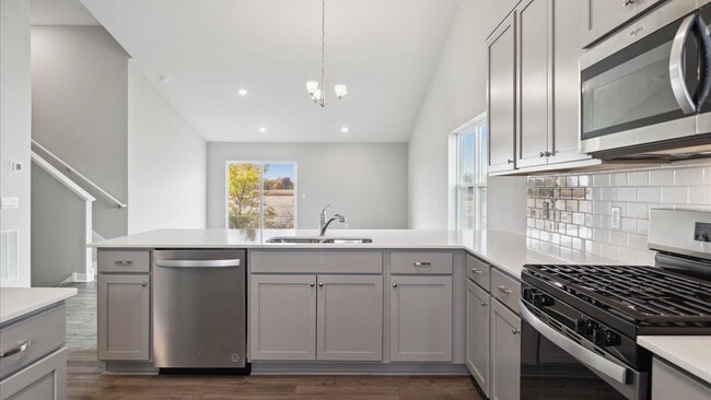 2259 Latour Dr, Shakopee, MN 55379 - photo 7