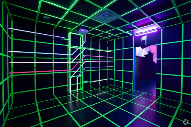 Sismique transforms Mission Bend with creative expressions.